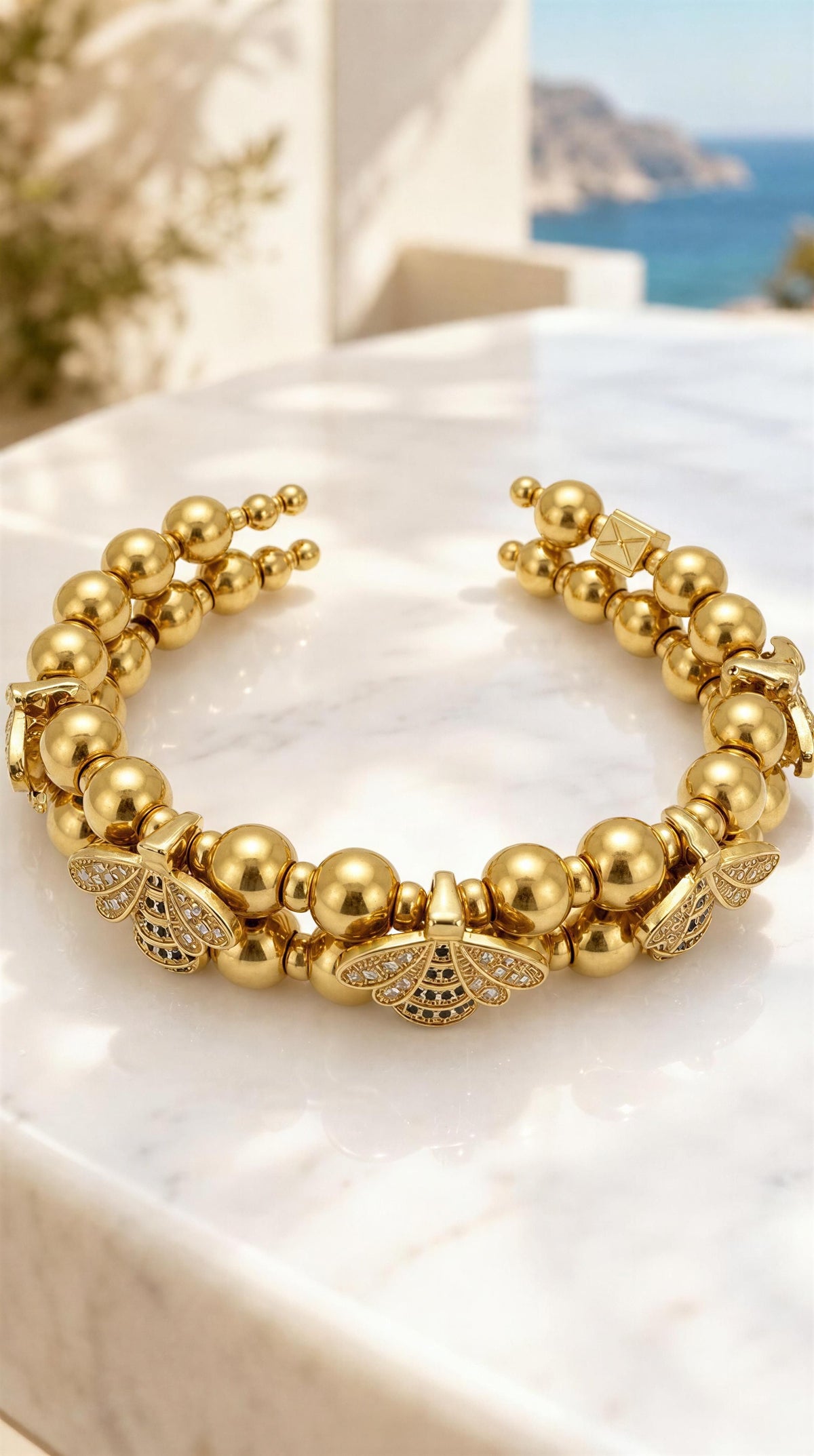 Bee Royale