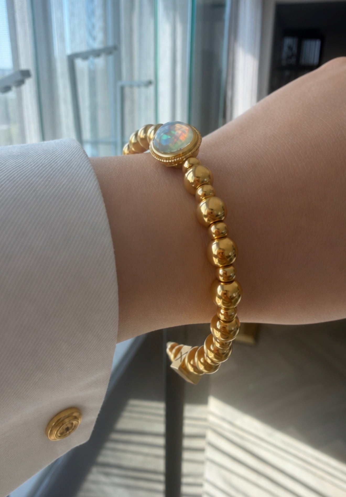 Aurora Pearl Bangle